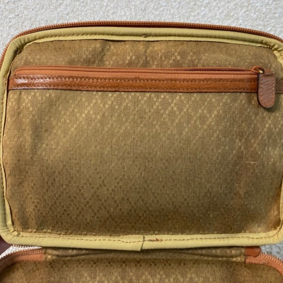 Authentic Gucci Brown Leather Wristlet Pouch - Picture 9 of 16